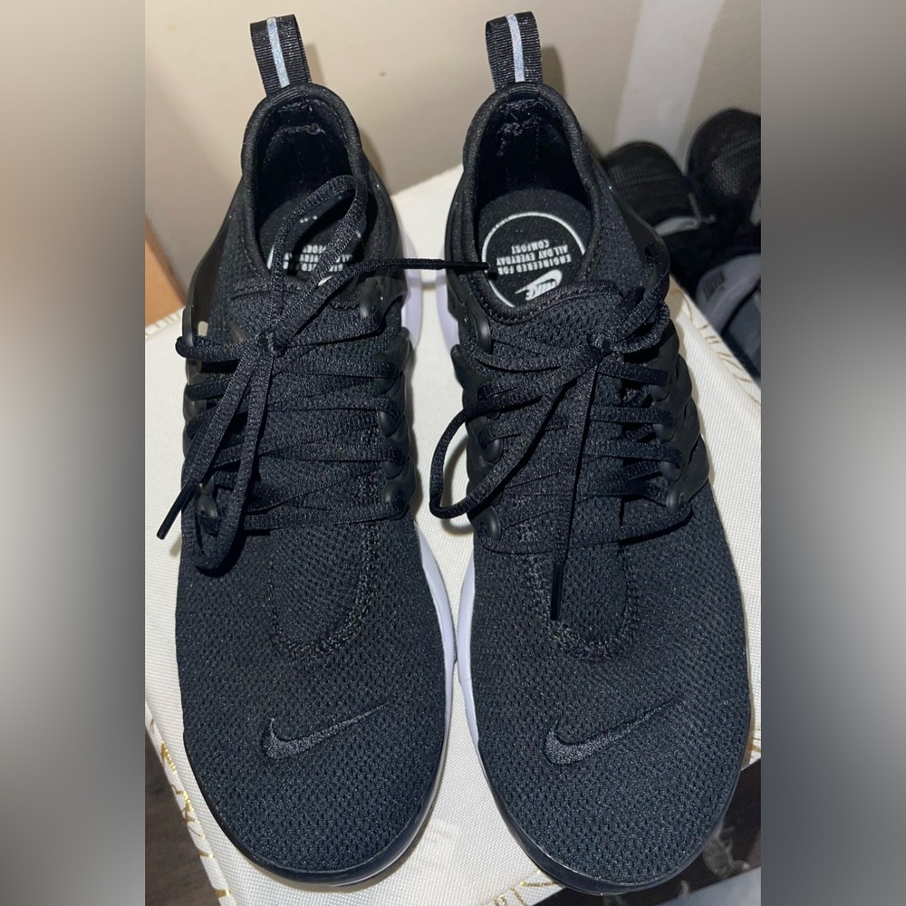 Nike Tennis Shoes Used once